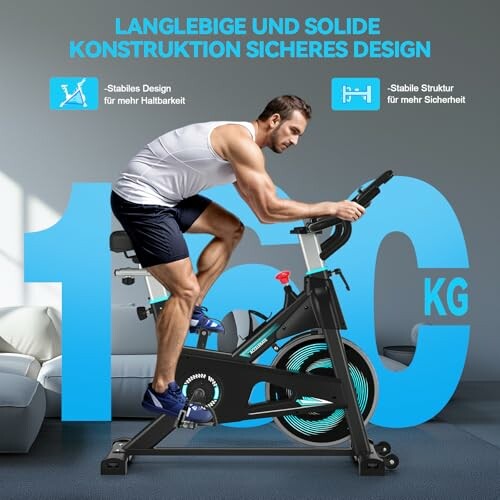 Mann auf einem Heimtrainer mit stabiler Konstruktion